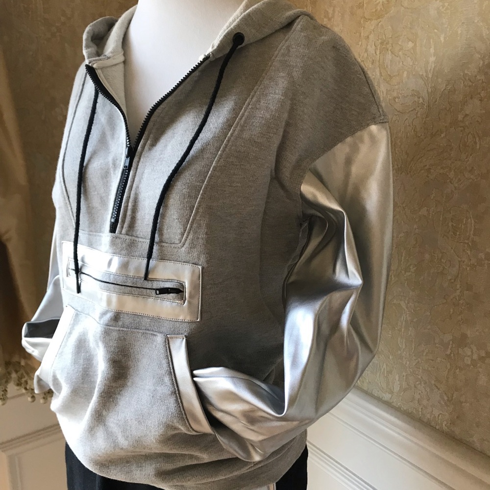 Gottex black and silver 2 piece sweats - Picture 3 of 7